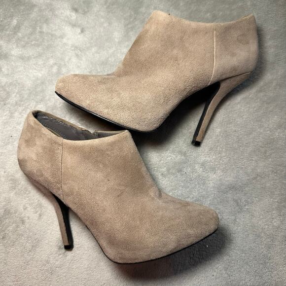 INC International Concepts Heels Women Sz 6.5 Gray Tan Faux Suede Ankle Booties - Picture 3 of 17